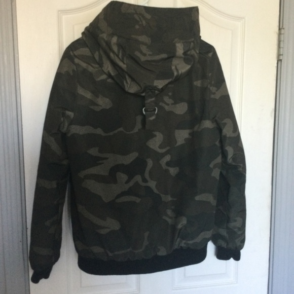 STORM MOUNTAIN BANFF BOMBER Youth Jacket Made In Canada 🇨🇦 - Picture 2 of 8